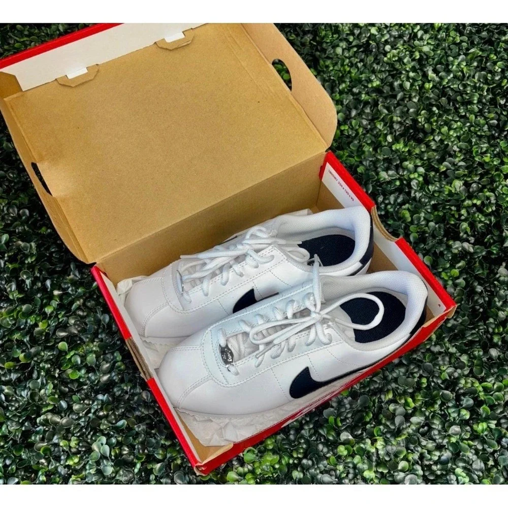 Nike‎ Cortez Basic White Black Sneakers Youth Size 6.5Y Mens 6.5 Womens 8